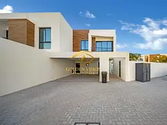Corner 3BR + Maid I Furnished | Ample Parking | Close to Beach