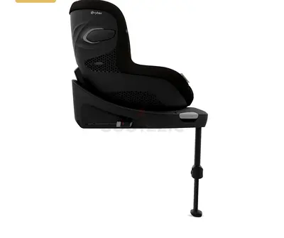 Cybex Infant/Toddler Car Seat with ISOFIX Base (Black). Used but in Excellent condition.