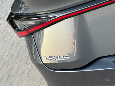 صورة 15 لـ 2023 Lexus IS-SERIES