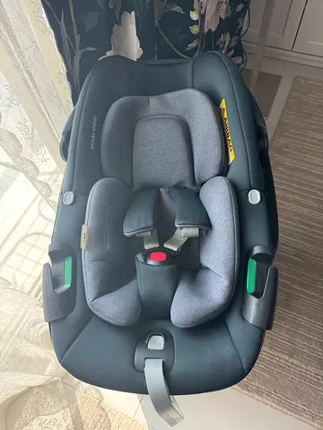 Maxi-Cosi Pebble car seat