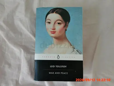 War and Peace -- Leo Tolstoy -- Paperback