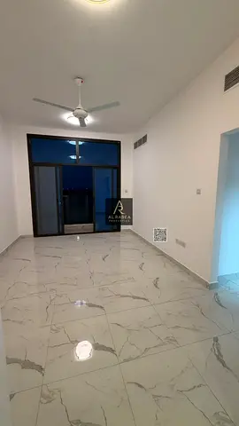 Spacious 2 Bedroom Apartment with terrace and store_close to essential services