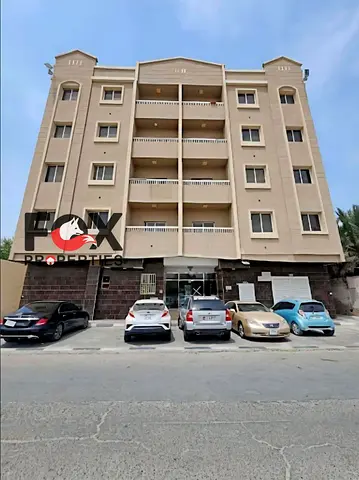 في موقع مميز في وسط عجمان | دخل استثماري 8.5 % قابل للزياده | G+4 عمر البناء 6 سنوات فقط | كونه من 19 استديو و 18 غرفه وصاله | تملك حر جميع الجنسيات