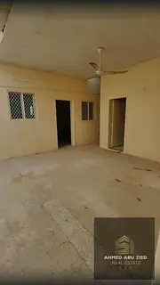 Prime location – 6 rooms, 4 bathrooms, a courtyard, and a kitchen.