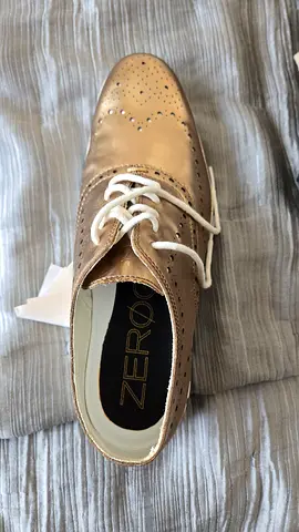 Colehaan Mens Shoe size 9M champagne gold