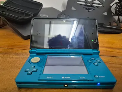 Nintendo 3DS handheld console - excellent condition