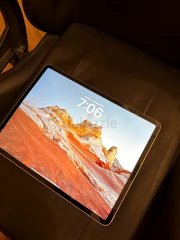 iPad Pro 12.9 inch display 6th generation used .