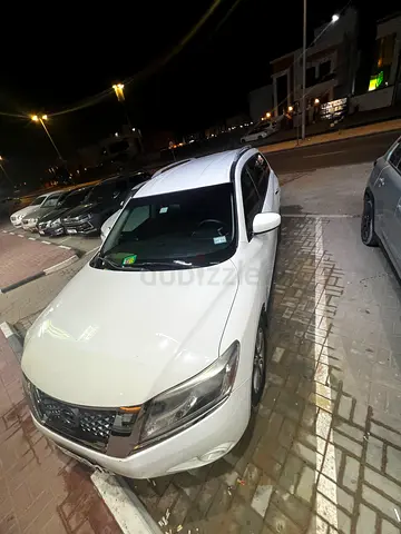 Nissan Pathfinder 2015 American Specs In Excellent Condition