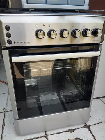 Stainless Steel Gas Cooker with Oven - 4 Burners, Good Working Condition 60x60cm