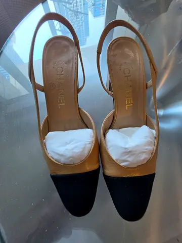 Chanel CC size 35 Beige/Black Canvas and Leather D'orsay Slingback Pumps