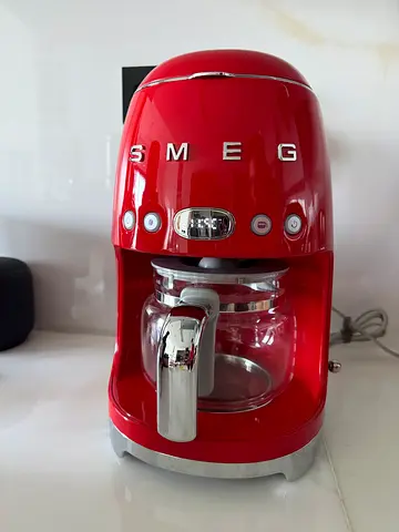 SMEG Coffee Machine + Milk Frother – Red Set
