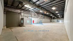 Warehouse for rent in Industrial Area 11, Sharjah, 10,000 sqft, main road, private entrance, 40 kW e