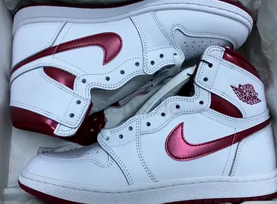 Air Jordan 1 Retro High 85