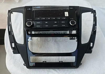 Mitsubishi Montero Sport original car stereo