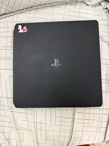 PS4 - Good Working Condition with controller and some games