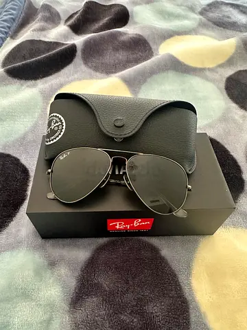 Ray-Ban Aviator Sunglasses with Case