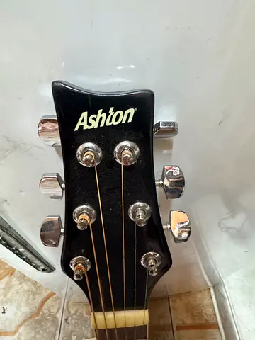 Ashton acoustic guitar - good condition, ready to play