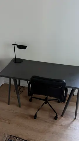Desk set with classic chair - black leather