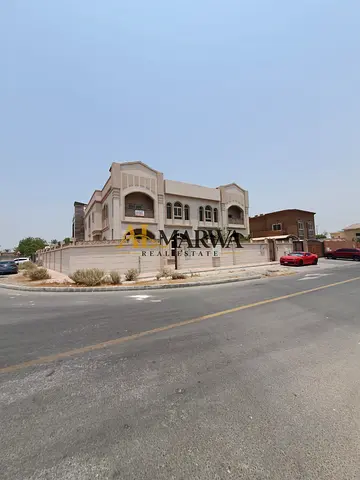 Spacious 5- bedroom ready to move Villa