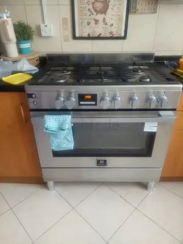 Brand Electrolux Digital Clock Oven Fan 5 Burner Full Gas Cooker Range Size 90×60cm