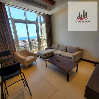الشارقه الرفاعه شاطي الحيره كمبوند جديد غرفه وصاله ومطبخ وحمام وبلكونه اطلاله بحريه  تشطيب سوبر ديلوكس السعر 4500 شامل انترنت فقط