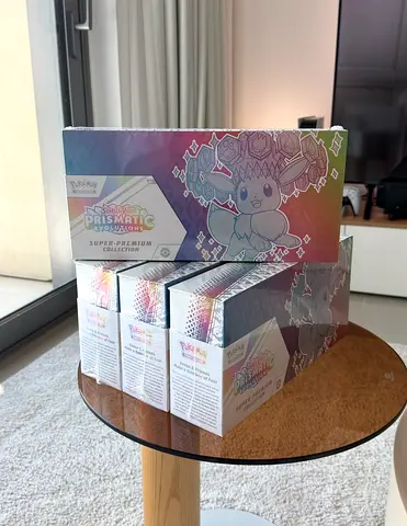 Pokémon TCG - Sealed Prismatic Evolutions Super Premium Collection
