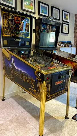 Stern lord of the rings limited edition pinball