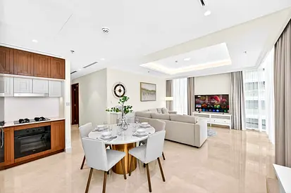 Special Offer: Seaside 2BD in Palace Residence, Emaar Beachfront