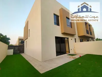 فيلا مستقلة للإيجار في مجمع نسمة، 3 غرف وصالة وغرفة خادمة، 4 حمامات، حديقة خاصة ومسبح مشترك، 100 ألف سنويًا. فرصة مميزة!