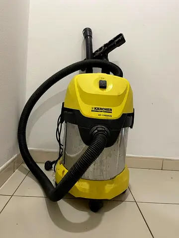 Kärcher WD4 P Multi-Purpose Wet & Dry Vacuum Cleaner - Good Condition