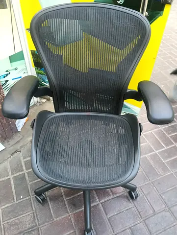Herman Miller Aeron chair for selling.black colour