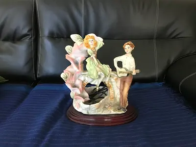 Vintage Capodimonte-Style Figurines Table Water Fountain