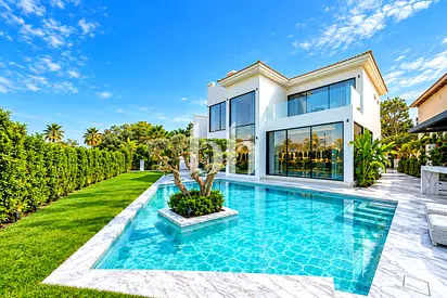 5 Bedrooms | Skyline and Main Lake Views