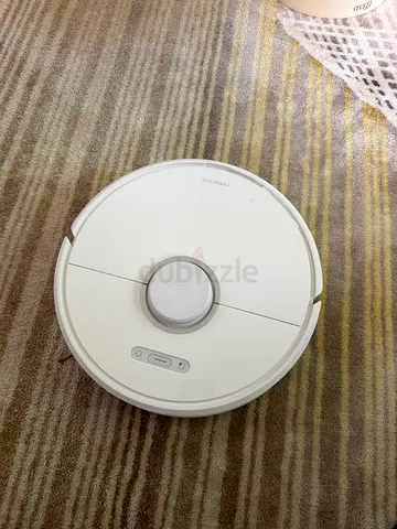 White Robotic Vacuum Cleaner - Good Working Condition(with base)