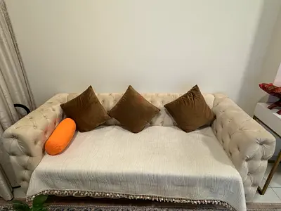 Beige tufted 3+2+1-seater sofa with 1 storage in Excellent Condition