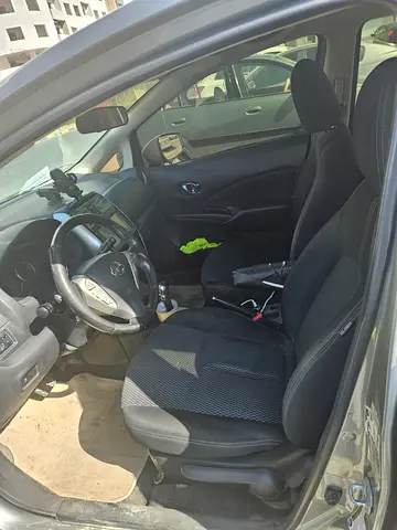 2015 Nissan VERSA 照片 6