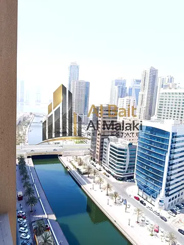 شقة من غرفتين ماستر وصالة مع باركن وبلكونة وحمامين للايجار على قناة القصباء المائية مع تسهيلات في الدفع لحد 6 دفعات والتأمين شيك لا يصرف