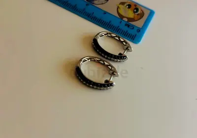 White gold diamonds earrings