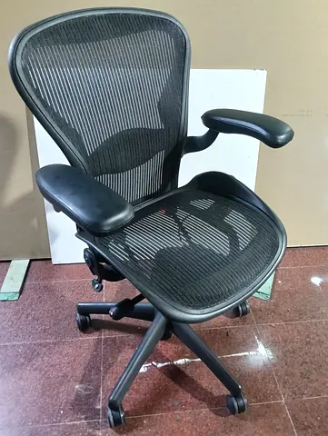 Herman Miller Aeron chair for selling.good condition