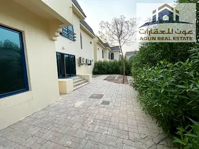 للإيجار فيلا بالعذراء طابقين، 4 غرف، صالة، مطبخ، حديقة وموقف علي 4 دفعات