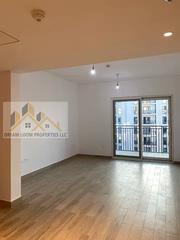 VACANT / HIGH FLOOR / WELL MAINTAINED