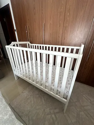 White Wooden Baby Crib with Mattress - Good Condition