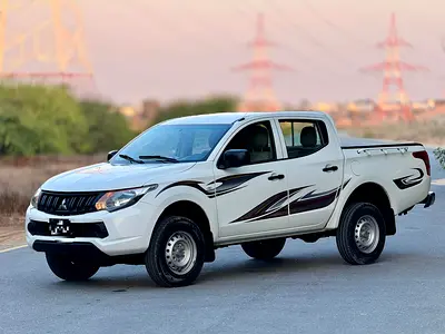 Mitsubishi L200 Double Cab GLX 2016 | GCC Specs | Well Maintained