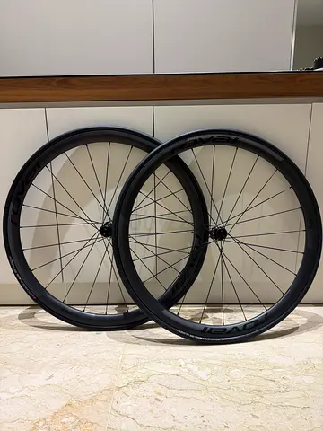 Roval carbon wheels in excellent condition