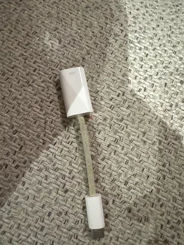 Short braided USB-C to Lightning adapter - lightly used apple