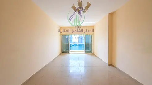 شقة ثلاث غرف وصالة للإيجار السنوي في التعاون الشارقة بإطلالة بحرية وتكييف مجاني وغرفة خادمة ماستر