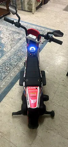 Kids Electric Ride-On Motorcycle with Training Wheels - Red/White
