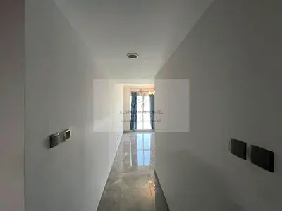 Free parking || Free gym and pool || Excellent layout || Second tenant || Family accommodation