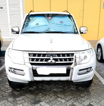 2015 Mitsubishi Pajero GLS GCC Specs