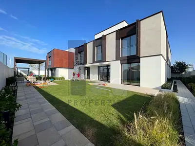 Double Row | Corner Unit |P remium Finishing | No POD | Standard Ceilling